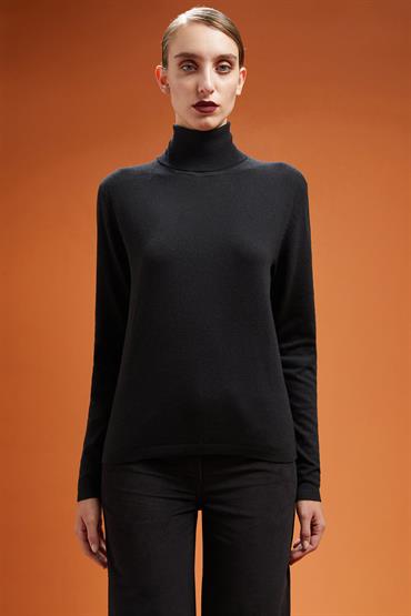 TURTLENECK BLACK