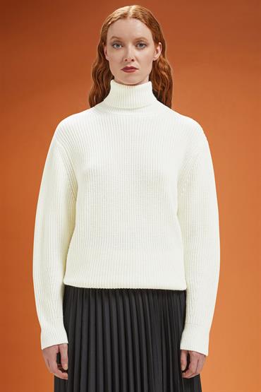 TURTLENECK OFF WHITE