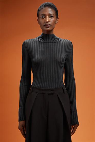 TURTLENECK BLACK