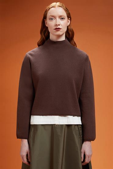 MOCK NECK BROWN