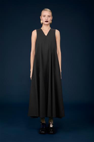 SLEEVELESS LONG DRESS