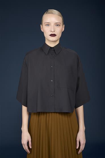 FRENCH COLLAR BAGGY FIT CROPPED BLACK