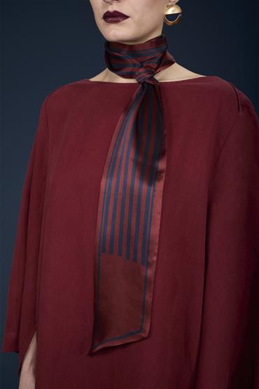 FOULARD 126X11,5 + HANDL 4,5C3 BORDEAUX/DK BLUE
