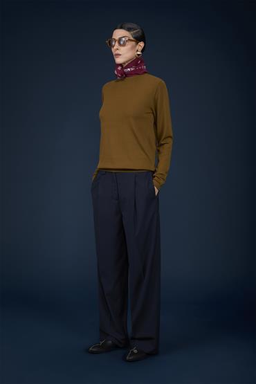 ROUNDNECK - SOLID COLOR SWEATER NUT