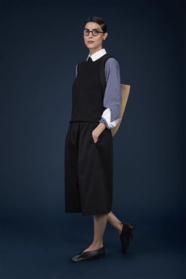 VEST V NECK BLACK