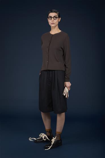 ROUNDNECK CARDIGAN DK BROWN