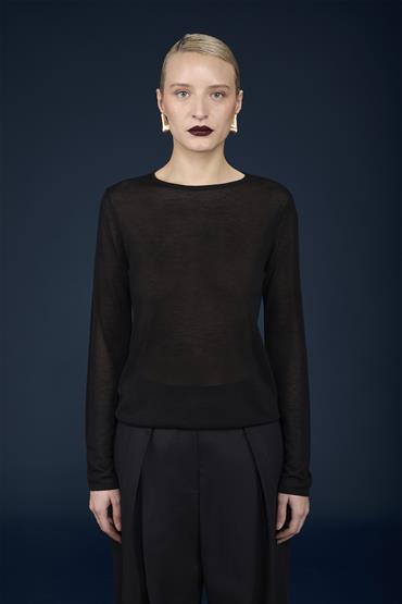 KNITTED LONG SLEEVES ROUND NECK SWEATER
