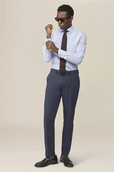 TROUSERS WITH PINCES