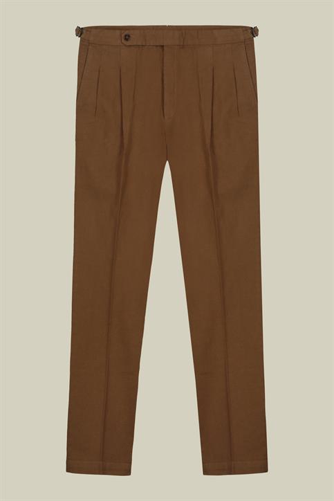 TROUSERS WITH SIDE BUCKLES