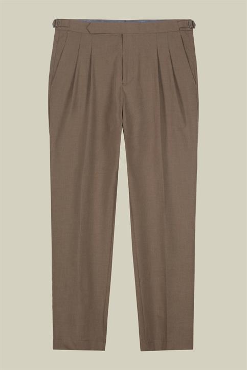 TROUSERS WITH SIDE BUCKLES