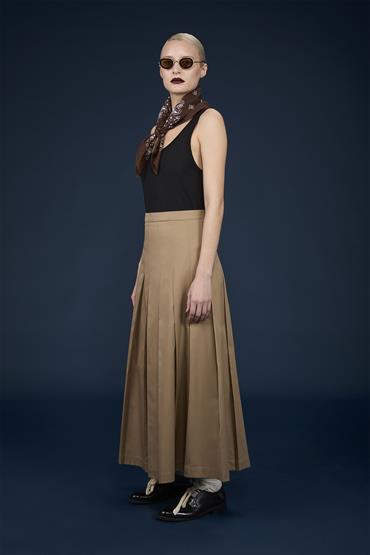 SLEEVELESS TOP