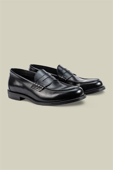 LOAFER