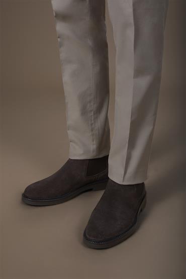 CHELSEA BOOTS