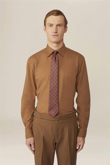 HIDDEN BUTTON DOWN COLLAR SHIRT CARAMEL